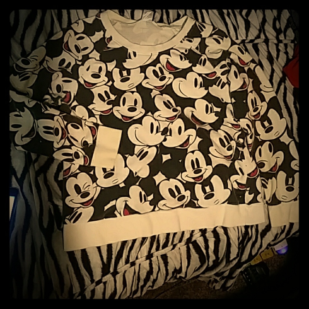 Retro Mickey Mouse Sweatshirt Forever 21